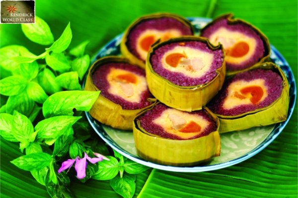 Bánh Tét Lá Cẩm
