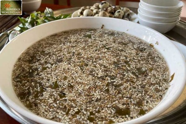 Canh Chua Trứng Kiến