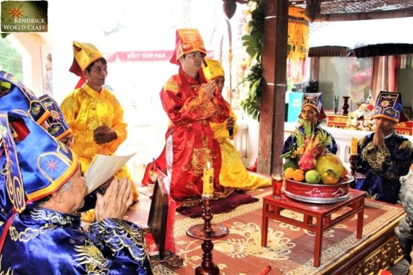 Lễ Hội Đền Bạch Mã
