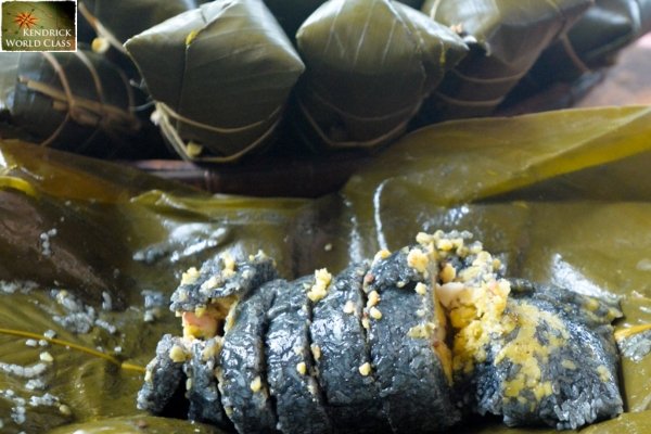 Bánh Chưng Đen