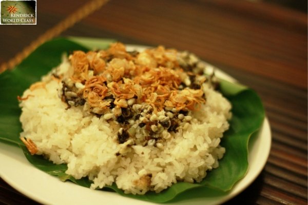 Xôi Trứng Kiến Lục Ngạn