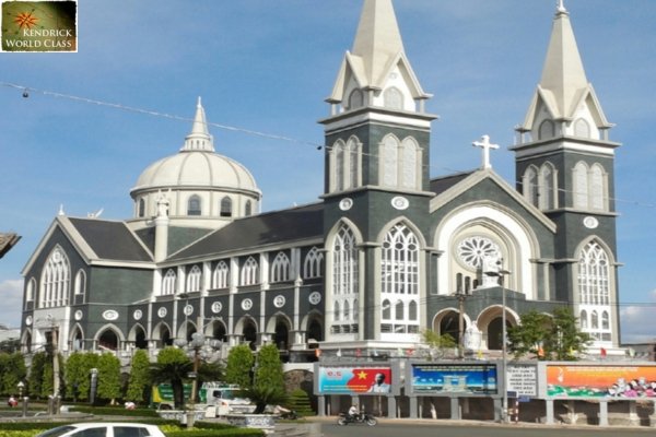 Nhà Thờ Chánh Tòa Phú Cường